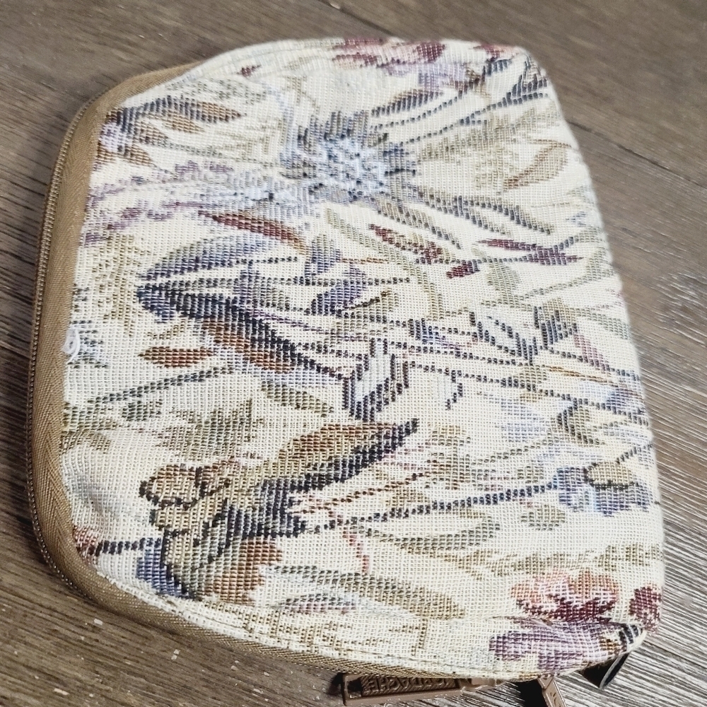 Vintage 80s Jordache Tapestry Floral Travel Makeup Pouch - Picture 2 of 10